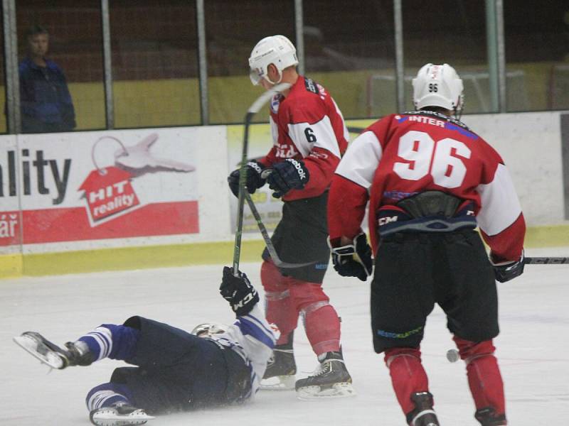 2. liga 2016/2017: SHC Klatovy (červené dresy) - HC Děčín 1:4