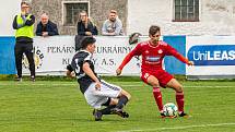 Fotbalisté SK Klatovy 1898 (na snímku hráči v červených dresech ze zápasu s Petřínem Plzeň) nestačili na Cheb, jemuž podlehli 1:3.