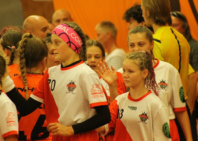 PG 2020 - G14: Sport Club Klatovy (bíločervené dresy) - Tigers Start98 Kunratice (oranžové dresy).