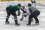 2. liga, skupina Západ (25. kolo): SHC Klatovy (na snímku hokejisté v bílých dresech) - HC Baník Příbram 1:5.