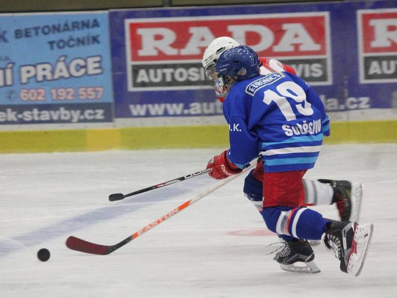 Liga mladších žáků 2016/2017: HC Klatovy (červené dresy) - HC Tábor B 3:2