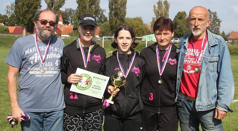 Dívčí amatérská fotbalová liga v malé kopané 2017: Slavnostní vyhlášení výsledků. Foto: Yvetta Chmelová