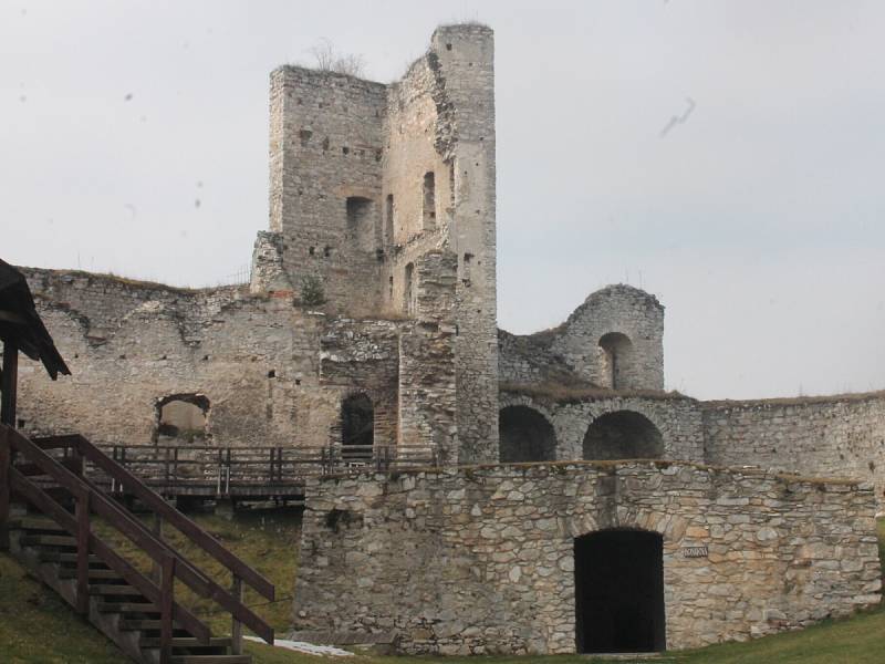 Hrad Rabí na Sušicku zahájil turistickou sezonu o týden dříve