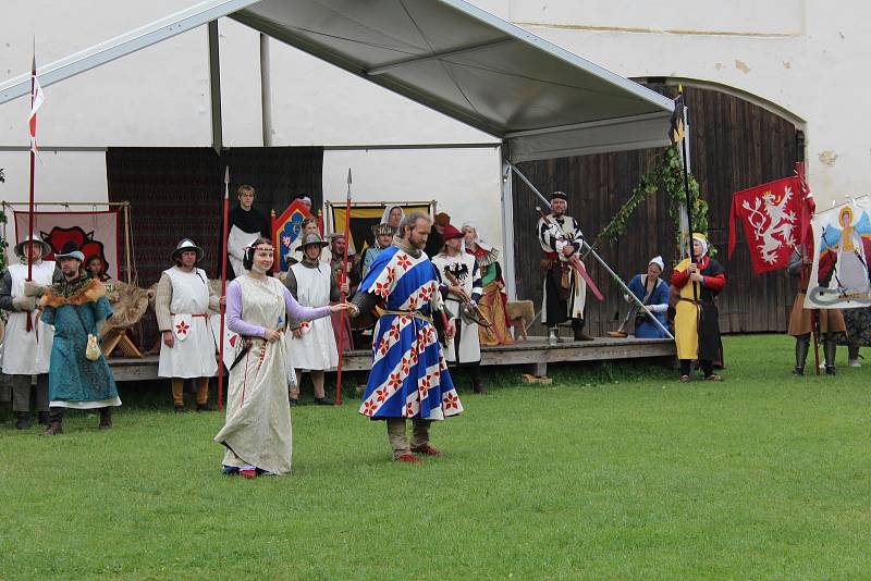 Kdo navštívil o víkendu vodní hrad Švihov, tak se přesunul v čase o několik století zpět – do roku 1314 po Kristu.