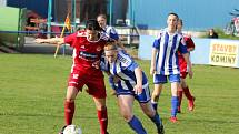 9. kolo divize žen, skupina C: SK Klatovy 1898 (na snímku fotbalistky v červených dresech) - TJ Jiskra Domažlice 1:1 (1:0).