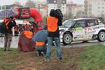 První rychlostní zkouškou, Klatovským okruhem, odstartovala v pátek 48. Rallye Šumava. 