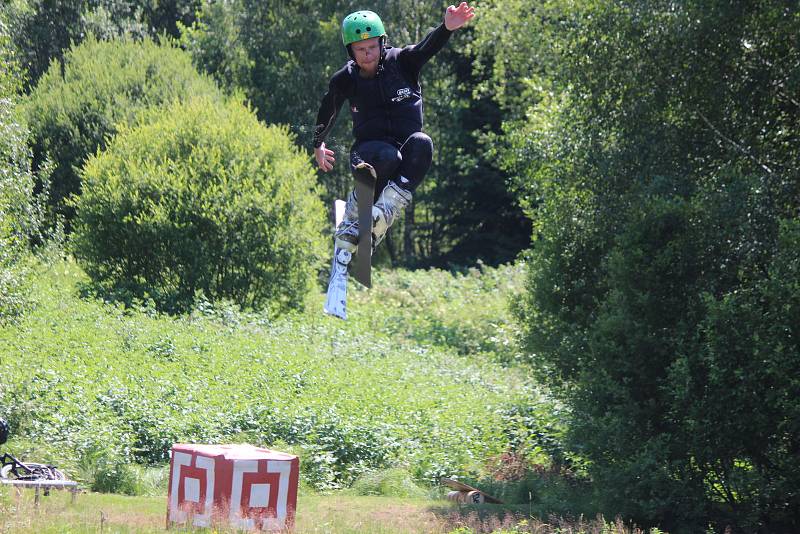 Harakiri water jump na Samotách.