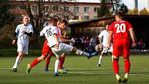 10. kolo okresního přeboru: TJ Sušice B (na snímku fotbalisté v bílých dresech) - FC Švihov 2:2 (1:1).