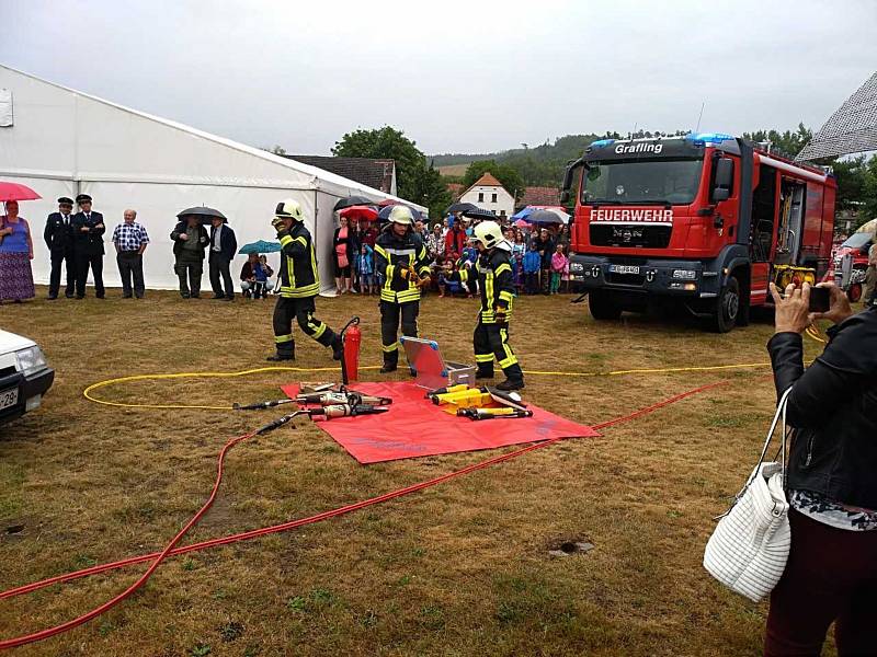 Sbor dobrovolných hasičů Malechov oslavil 100 let od založení sboru.