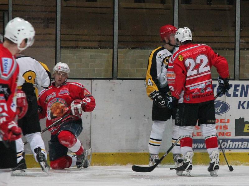 Plzeňská krajská liga HC Klatovy B (č) - KLH Božkov 5:5.