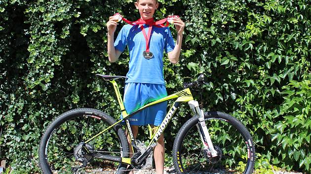 Cyklista Matyáš Fiala získal na olympiádě dětí a mládeže v Brně čtyři zlaté a jednu bronzovou medaili