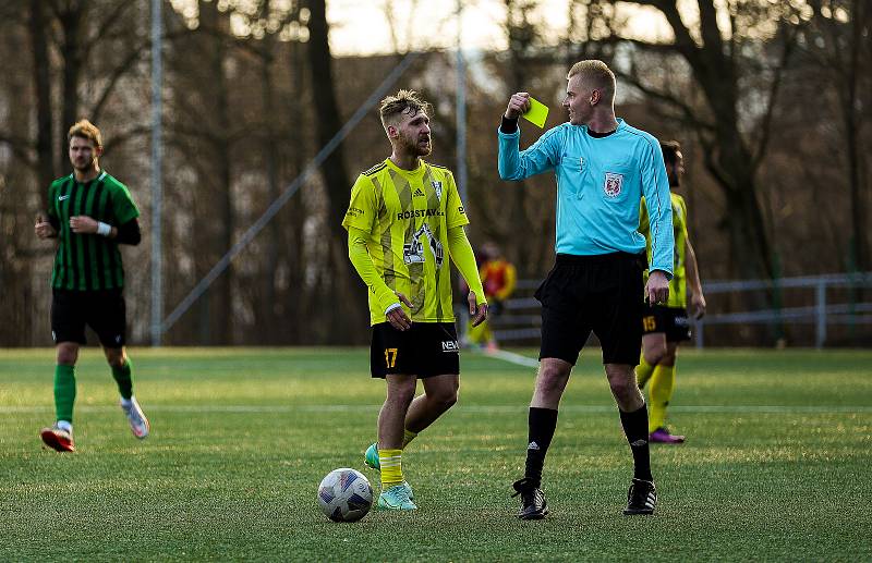 17. kolo FORTUNA divize A: FC Rokycany (zelení) - Přeštice 2:3.