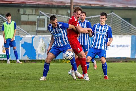 FORTUNA divize A, 22. kolo: SK Klatovy 1898 (na snímku fotbalisté v červených dresech) - SK Hořovice 1:1.