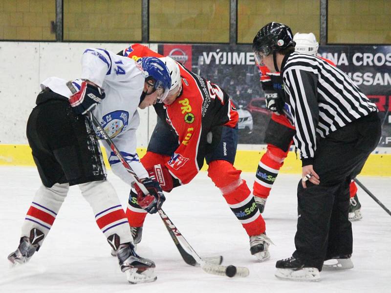 Okresní přebor Strakonicka: TJ Start Luby (černooranžové dresy) - TJ Sušice 2:6