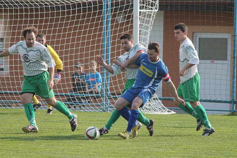 Fotbalisté TJ Sokol Měčín (na archivním snímku) porazili v pátém kole okresní III. třídy soupeře ze Železné Rudy vysoko 8:4.