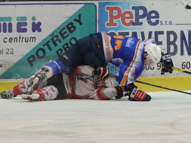 Liga juniorů: HC Klatovy (v bílém) - HC Klášterec 6:7 SN.