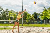 Ženský turnaj v plážovém volejbale v Klatovech letos ovládly Lucie Marešová s  Evou Benešovou.