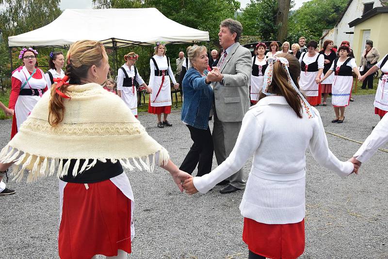 Dožínky ve Velešicích a Pačejově na Klatovsku.