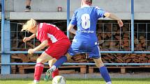 9. kolo divize žen, skupina C: SK Klatovy 1898 (na snímku fotbalistky v červených dresech) - TJ Jiskra Domažlice 1:1 (1:0).