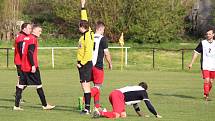 Fotbal, okresní přebor:  Vrhaveč (bílí) - Nezamyslice