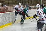 2. liga, skupina Západ (25. kolo): SHC Klatovy (na snímku hokejisté v bílých dresech) - HC Baník Příbram 1:5.