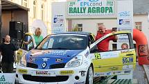 Posádky při předstartovní show a na tratích Rally Agropa