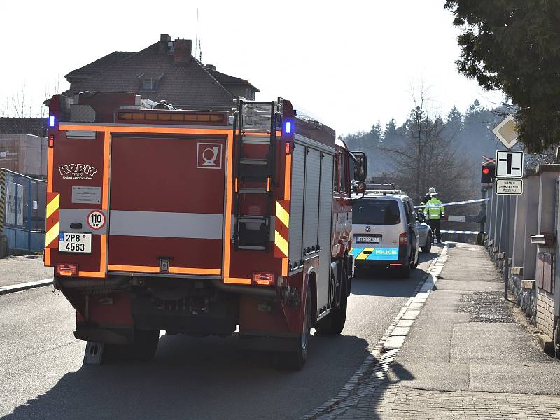 Při střetu s vlakem v Klatovech zemřel starší muž.