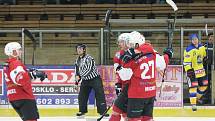 Třetí čtvrtfinále play-off druhé ligy: SHC Klatovy (červené dresy) - HC Kobra Praha 7:3