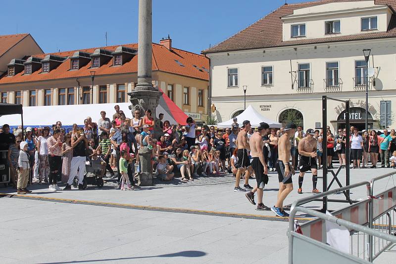 SOUTĚŽ O NEJVĚTŠÍHO JEDLÍKA KAŠE už se stala pravidelnou součástí horažďovických Slavností kaše.