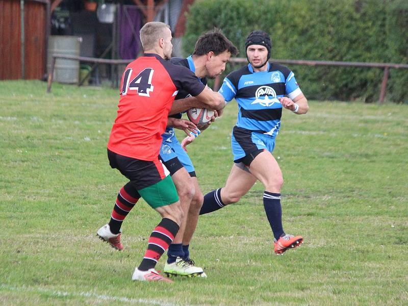 Rugby Šumava Nýrsko (na archivním snímku hráči v oranžových dresech).