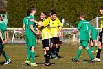 Fotbalisté TJ Pfeifer Chanovice (na archivním snímku hráči v zelených dresech) remizovali ve 22. kole I. B třídy s Blovicemi 1:1. Na penalty vyhráli hosté.