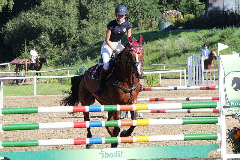 Třetí kolo Klatovského poháru dětí, juniorů a mladých jezdců, skoková soutěž "Z".