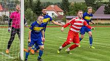 5. kolo OPM: FC Švihov (na snímku fotbalisté v červenobílých dresech) - TJ Sokol Chudenice (modří) 2:2 (2:0).