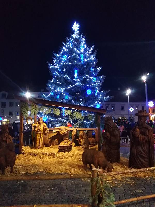 Rozsvícení vánočního stromu v Klatovech a výzdoba centra.