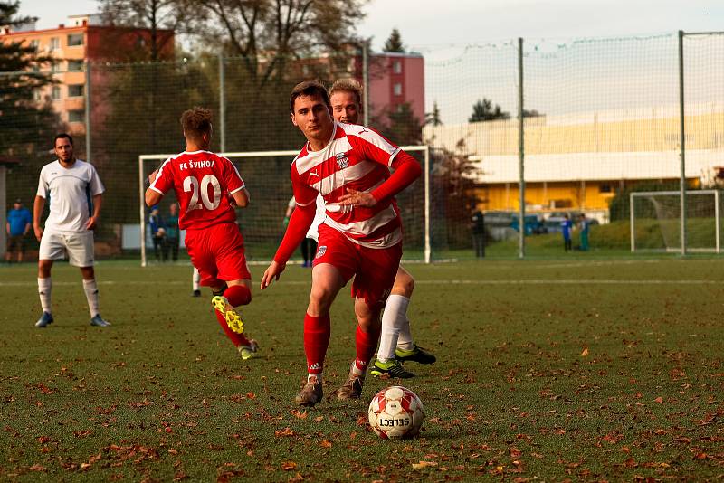 10. kolo okresního přeboru: TJ Sušice B (na snímku fotbalisté v bílých dresech) - FC Švihov 2:2 (1:1).