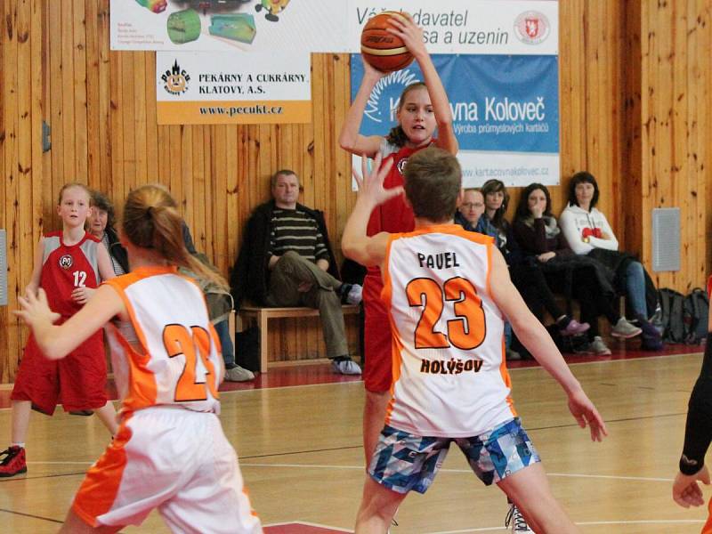 Oblastní přebor starších minižákyň U13: BK Klatovy (červené dresy) - BK Karpem Holýšov mix 34:50 a 43:50