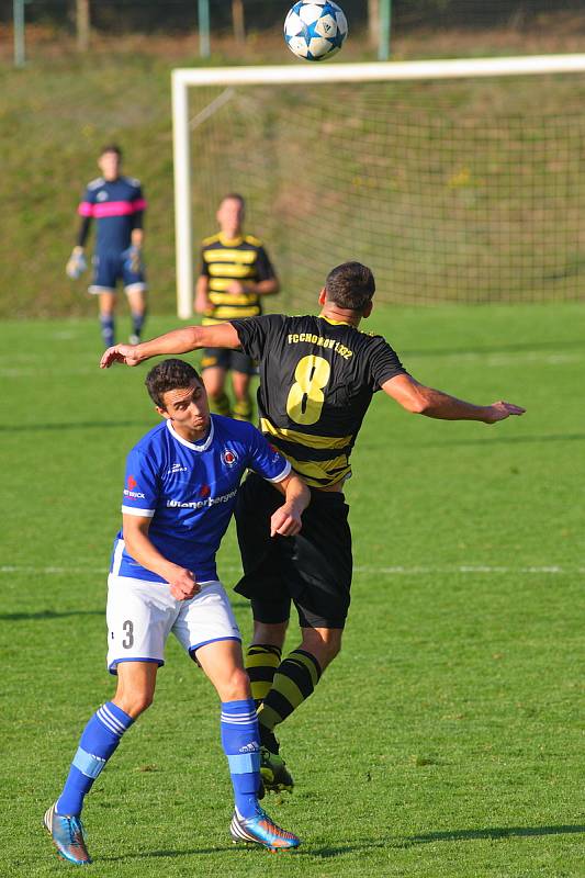 Fotbalisté Zruče (modří) doma udolali Chotíkov gólem v nastavení.