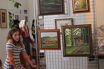 Místní rodačka z Chudenic Marta Kateřina Nedvědová, je amatérskou malířkou, která má však za sebou celou řadu výstav po celé republice.