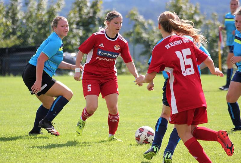 1. kolo divize C ženy: TJ Calofrig Borovany – SK Klatovy 1898 (na snímku fotbalistky v červených dresech) 2:7