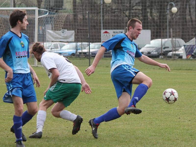 Krajský přebor mužů: Horažďovice (v modrém) - Stod 2:1.