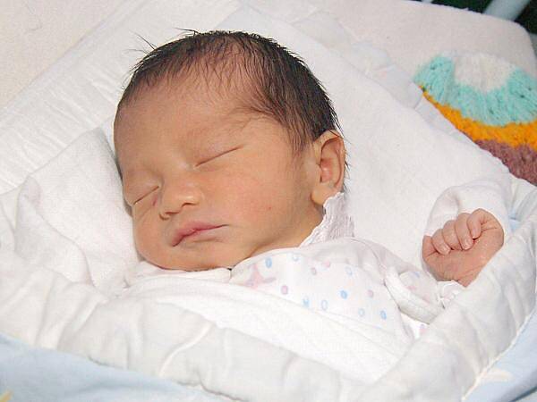 Chu Hoang Long ze Strážova se narodil v klatovské porodnici 1. února ve 4.26 hodin.Vážil 2800 gramů a měřil 47 cm.