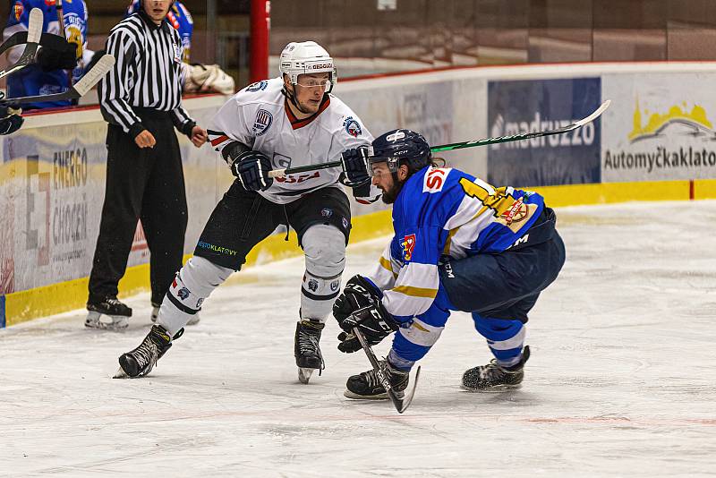 2. liga, skupina Západ (3. kolo): SHC Klatovy (na snímku hokejisté v bílých dresech) - HC Řisuty 6:3 (3:0, 1:1, 2:3).