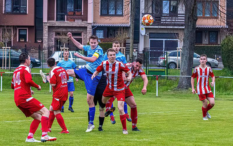 Fotbalisté TJ Sokol Mochtín po čtyřech porážkách zabrali, když ve víkendovému duelu 25. kola I. A třídy doma přehráli béčko divizních Rokycan.