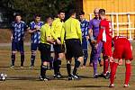 17. kolo FORTUNA divize A: Slavoj Mýto (modří) - SK Klatovy 1898 3:1 (1:0).