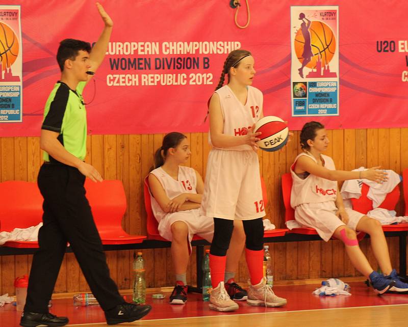 BK Klatovy U14 (v červeném) vs. BK Tábor 62:14 - fotogalerie z pátečního zápasu