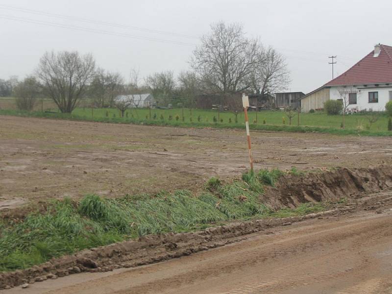 Následky sobotní bouřky na Měčínsku a jejich odstraňování