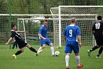 Fotbalisté TJ Měcholupy (na archivním snímku hráči z nedávného zápasu ve Štěnovicích - 2:1) porazili outsidera z Kasejovice 5:2.