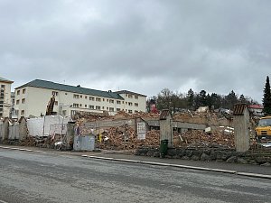 Demolice bývalé vojenské nemocnice v Klatovech.