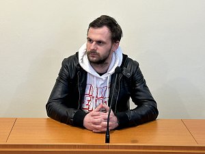 Petr Koubík u Okresního soudu v Klatovech.