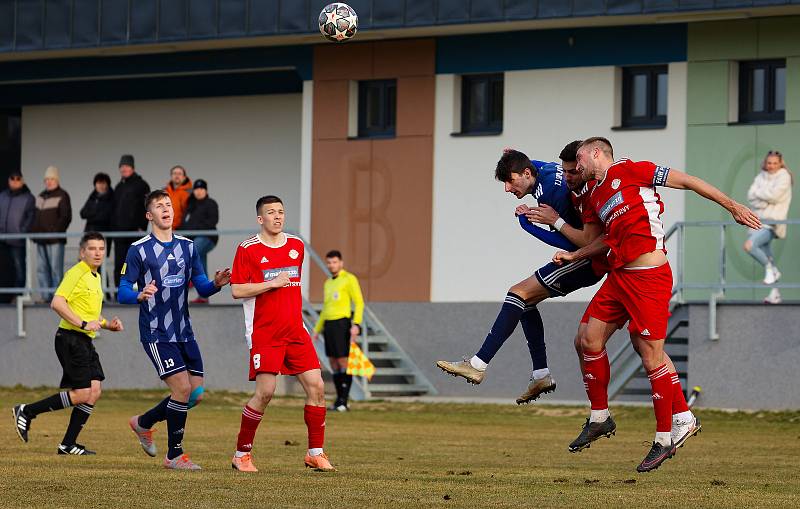 17. kolo FORTUNA divize A: Slavoj Mýto vs. Klatovy 3:1, Petřín Plzeň vs. SENCO Doubravka 0:3, FC Rokycany - ROBSTAV Přeštice 2:3.